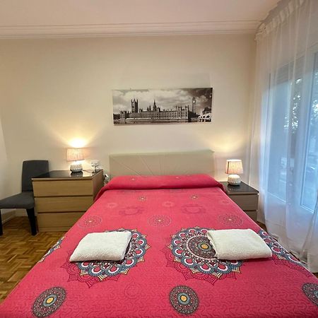 Rooms Villaroel Barcelona Luaran gambar