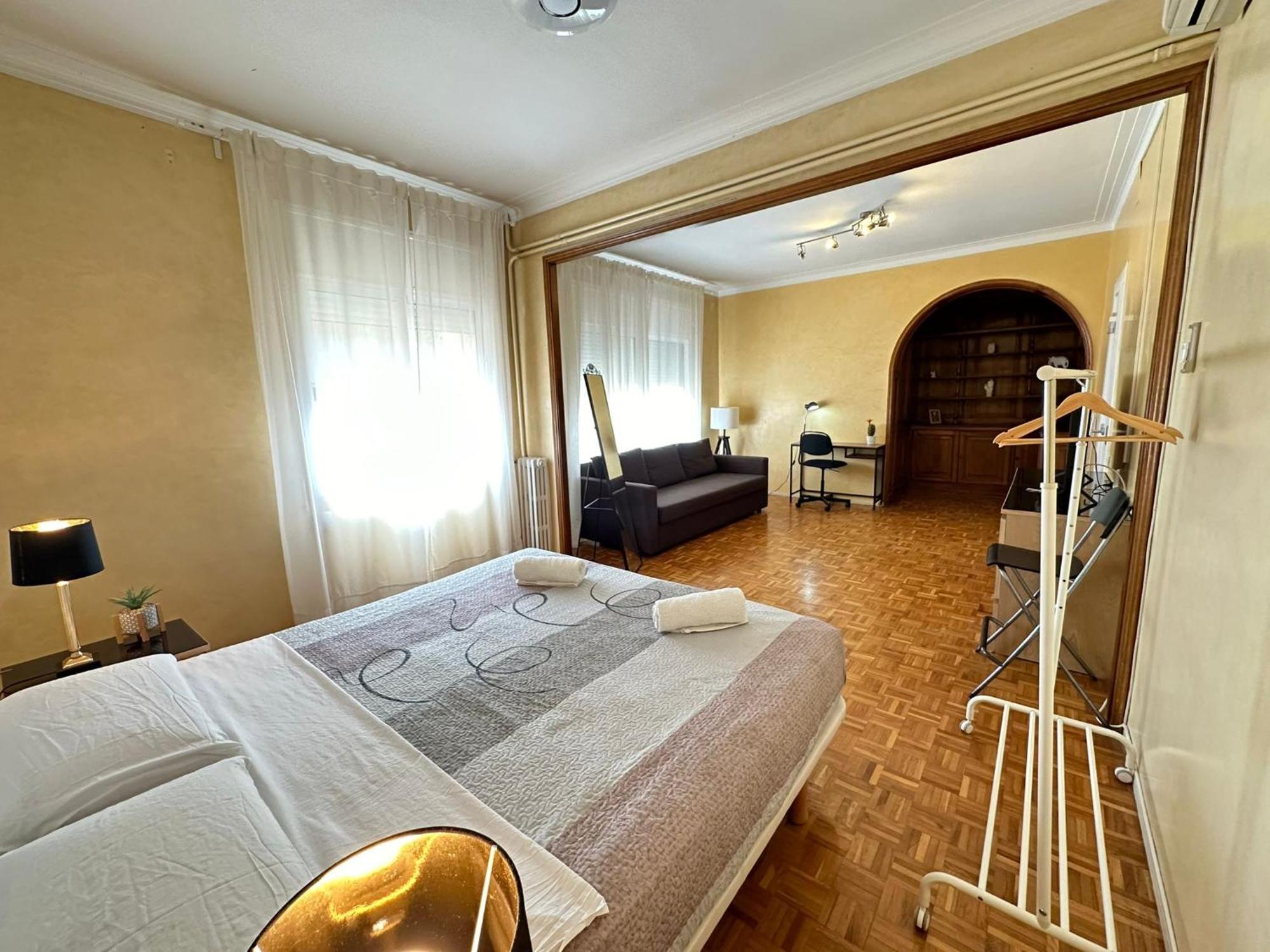 Rooms Villaroel Barcelona Luaran gambar