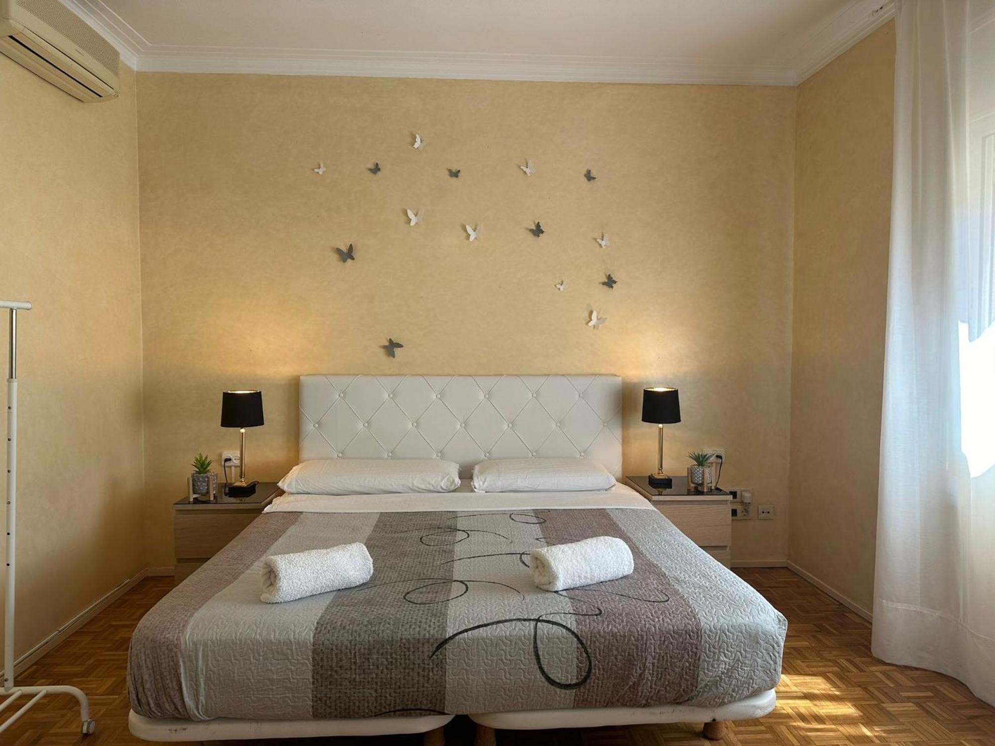 Rooms Villaroel Barcelona Luaran gambar